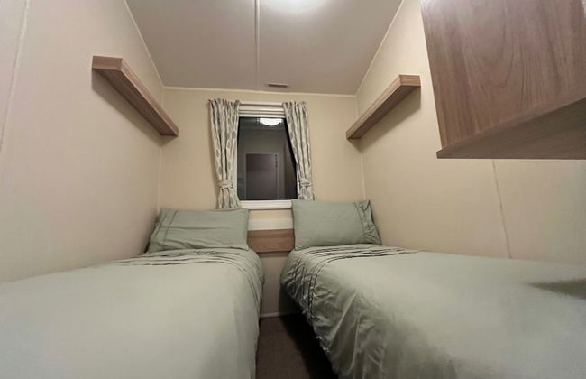 Premium Location - Sleeps 6 - Caravan on The Lakes - Foto 7