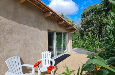 Gîte Le Puy Martineau piscine privée intérieure chauffée terrain arboré à 10 min du Puy du Fo - Foto 24