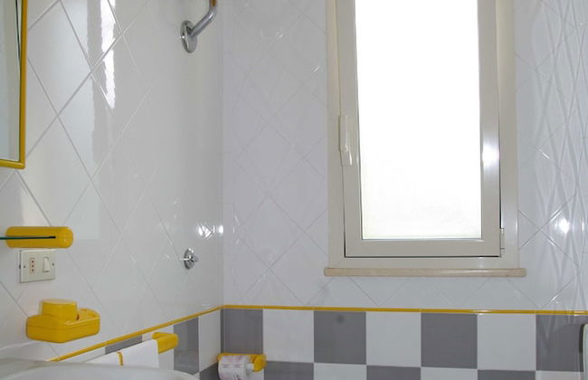 Beautiful Apartment for 5 People in Residence - Foto 10