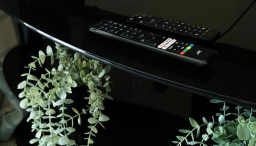 Beautiful and comfortable home away from home with free parking, fast wifi and white crisp hotel standard linen hosted by Our Home Short Stays - Foto 5