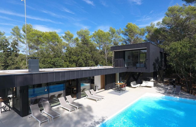 Cosy Holiday Home With Garden in Lorgues - Foto 1