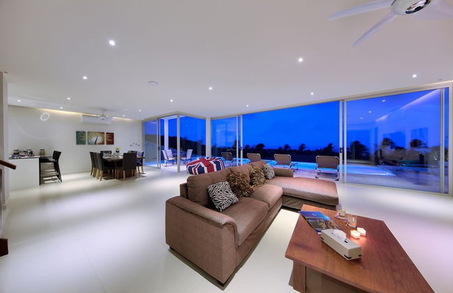 15 Bedroom Luxury Triple Sea View Villas - Photo 55