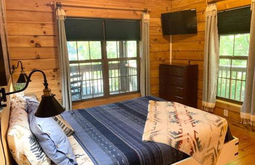 Log Cabin Walkable to Lake Lure & Chimney Rock - Blue Skies - Foto 33