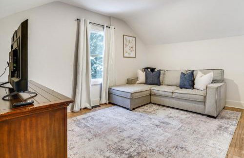 Game Room and Backyard Modern Altoona Home! - Foto 14