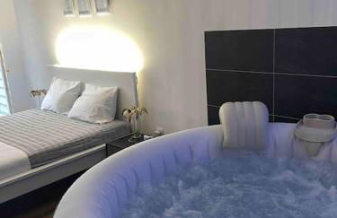 Grand Studio avec Jacuzzi - Foto 13