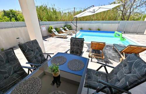 Holiday house Sara with heated pool - Photo 33