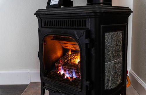 Brightwood Riverfront Getaway - Photo 13