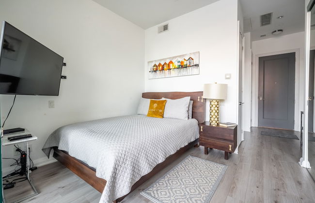 Charming Yorkville Condos - Photo 7