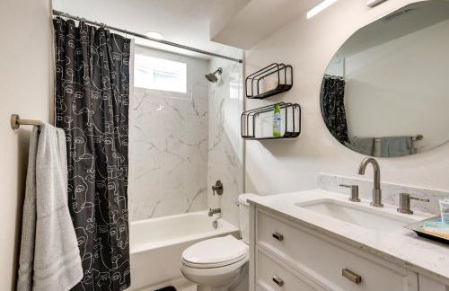 Quiet Pueblo Home with Pool Table, 5 Mi to Downtown! - Foto 21