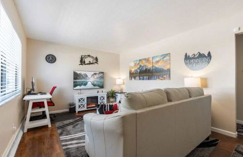 Akron 2 Bed 1 Bath Mountain Oasis Dog Friendly - Foto 1