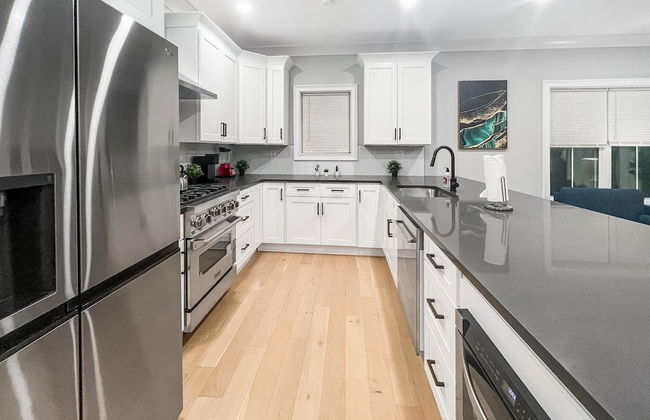 Luxury 2BD 2BA Near Logan Airport and T Station - Foto 8