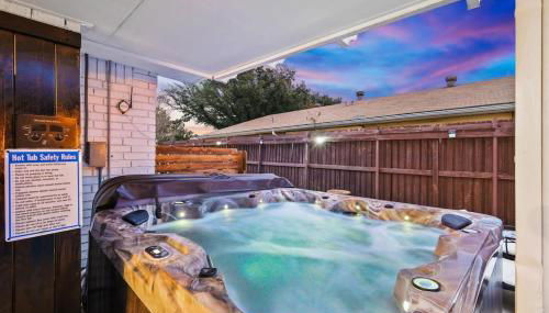 Luxurious 5BR 2BA Holiday Home with Pool, Grill, Sauna & Game Room - Foto 2, sunbed