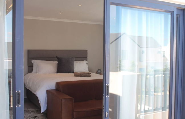 Relax in Style at Ndigo Blue, Langebaan's Coziest Holiday Home - Foto 7