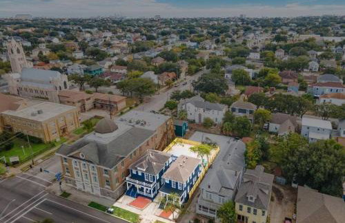 Cozy Home Near Downtown with a Pool and Fire Pit - Foto 34