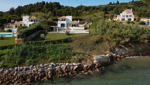Beachfront Villa Victoras - With private beach - Foto 3