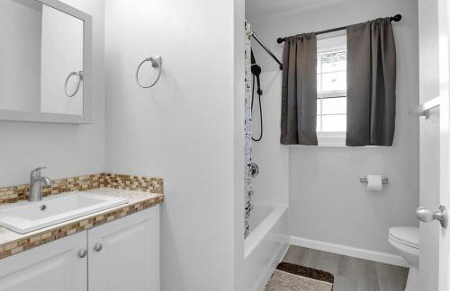 Spacious 3-Bedroom Near Campus - Photo 29