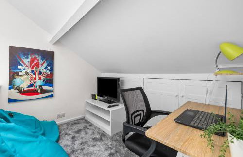 Substantial 5 bedroom townhouse with disabled access apartment, private off road parking space with EV point from 15th April 26, jaccuzi bath, Netflix and Wifi, near Argyle, boutique shops eateries and pubs - Foto 32