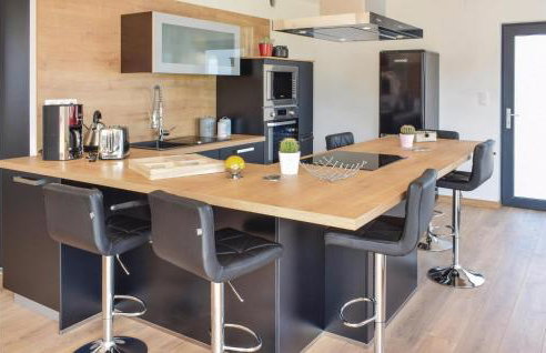 Gorgeous Home In Créances With Wifi - Foto 3