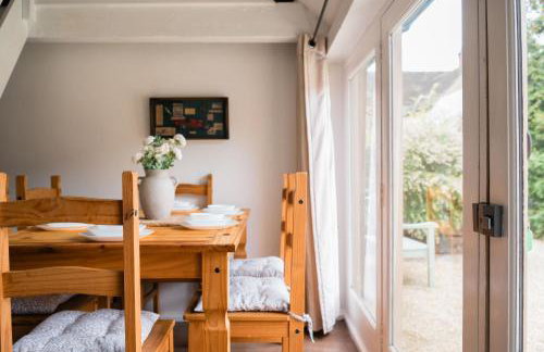 Cosy Cotswolds Farm Stay with Log Burner - Peaceful Winter Retreat - The Dairy - Foto 20