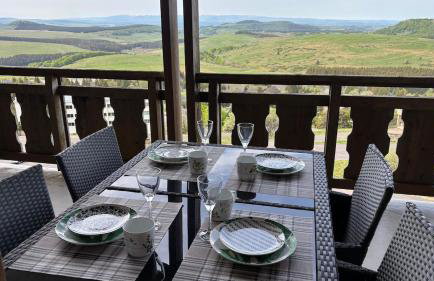 Lama-Gîte-des-Puys T3 Lamado vue époustouflante sud avec grande terrasse - Foto 1