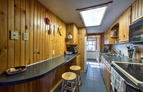 Quaint Gretna Getaway Cottage with Screened Porch! - Foto 10