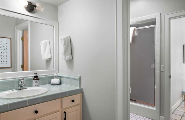 Wellsona Vineyard Retreat + Pool, Hot Tub, Views Main Home + Guest Home - Foto 23