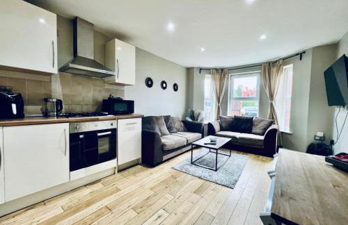 Lovely 4 bed (sleeps 8) apartment close to city - Foto 1