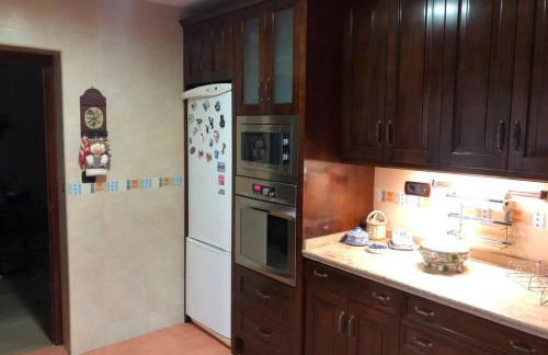 Casa en GRANADA con hermoso jardín, parking calle - Foto 17