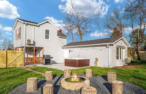 Pondview 4BR Cabin-Walk to Caverns, Hot Tub, Wi-Fi - Foto 23