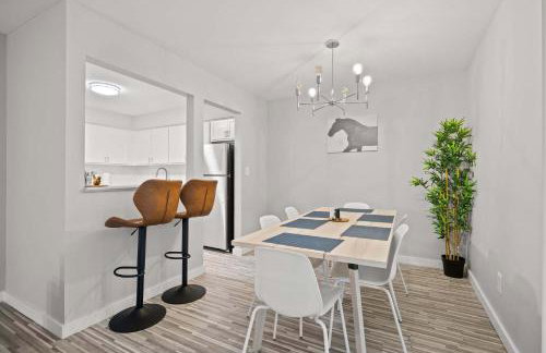 Peaceful & Trendy Unit Near Attractions - Foto 3