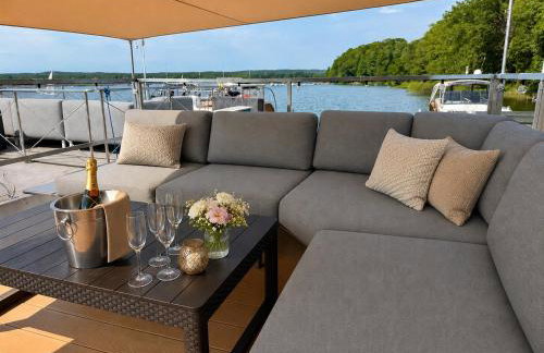Hausboot mit Sauna - TraumZeitBoot Heidi - exklusiver Festlieger in perfekter Lage am Scharmützelsee Bad Saarow - Photo 1
