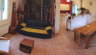 LE SECOND SOUFFLE Maison proche centre ville de Die tout peut se faire à pied gare SNCF marché U express rivière - Foto 3, furniture