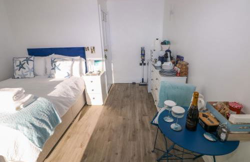 The Hollybush - Photo 4