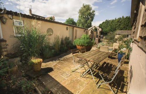 The Organic Cotswolds Cowshed - Photo 2