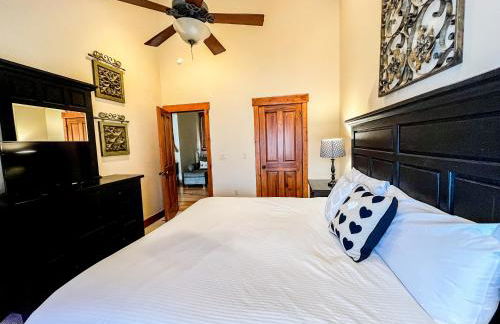 Lakefront home with fire pit and dock Near Wisp Resort - Foto 18