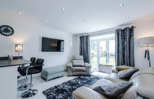 Modern 1BR Apartment in Whitefield, Manchester with Private Parking - Foto 5