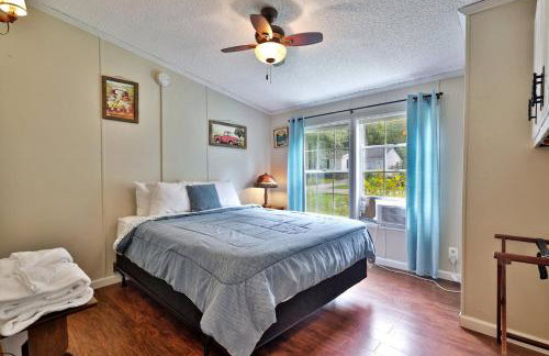 The Bomoseen Bungalow - Vermont Lake House Close to Ski Resorts! Private dock, ski rental ticket deals - Foto 28