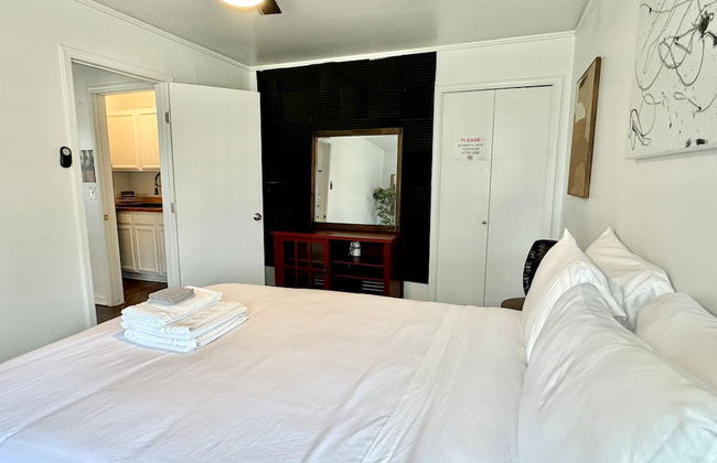 Beautiful Getaway Nears Asian Dist - Photo 38