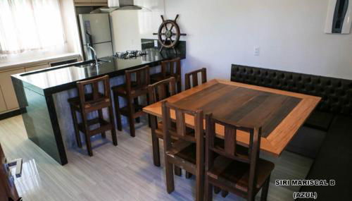 Siri Mariscal - Photo 2, stove, minibar