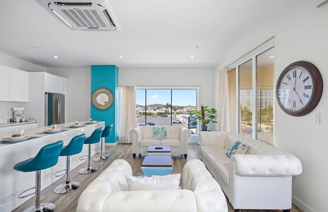 Lux Palm Beach Escape Pool Gym Prime Location - Foto 1