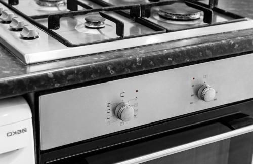 Three Bed House - Parking - Garden - Fast Wi-Fi 19LL - Foto 38