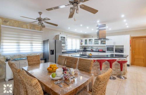 Villa Airlie by Abahana Villas - Photo 14