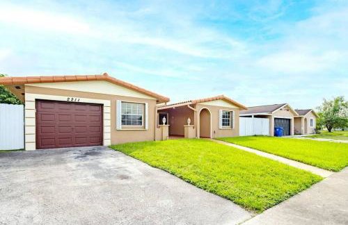 Stunning Lake-Front Villa with Pool & Spa - Foto 31