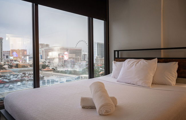 Stay together on the strip - 6 comfy beds w/view! - Foto 56