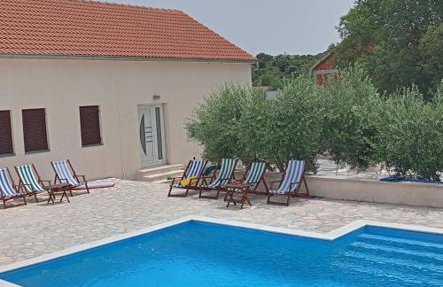 Kuća za odmor Mira blizu Biograda na moru - Foto 1