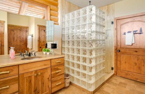 Ski and Ride Mountain Haus - Hot Tub, Fire Pit, Game Room & Deck - Foto 34