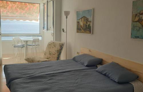 Beautiful oceanfront studio with private parking - Foto 8