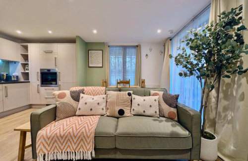 Modern 2-Bed Ground-Floor Flat with Private Terrace - Foto 1