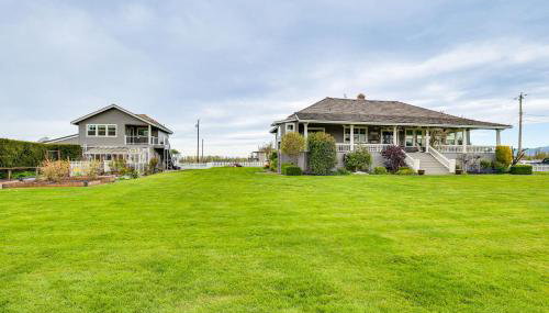 Idyllic Enumclaw Studio with Mount Rainier Views - Photo 2