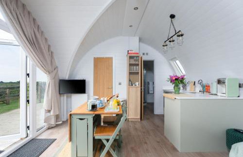 The Hideaway at Tremorna Farm - Photo 4